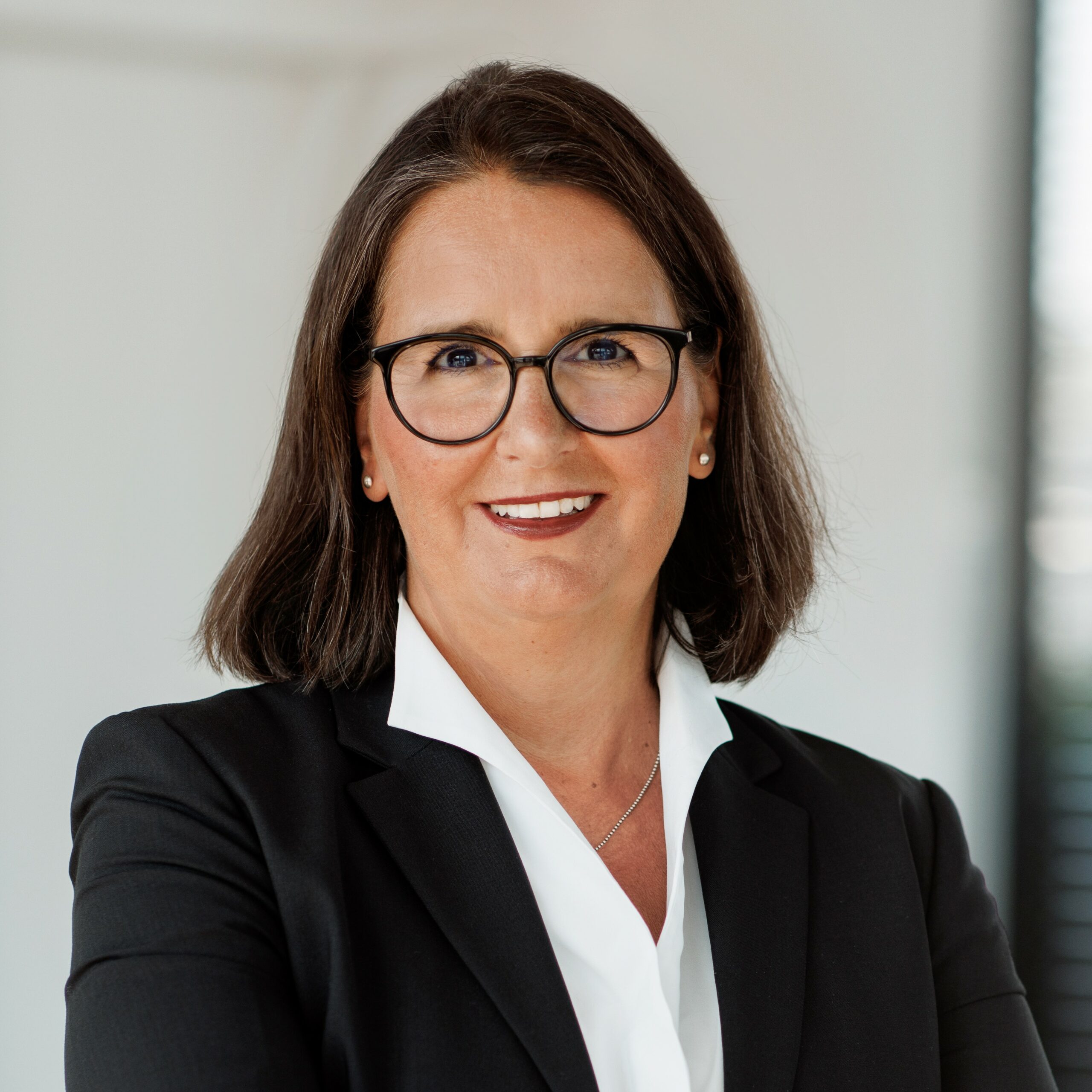  Dr. Alexandra Schluck-Amend