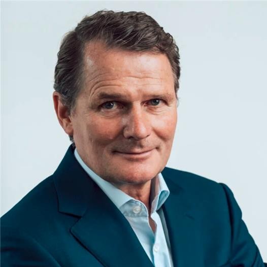 Dr. Michael Schumann